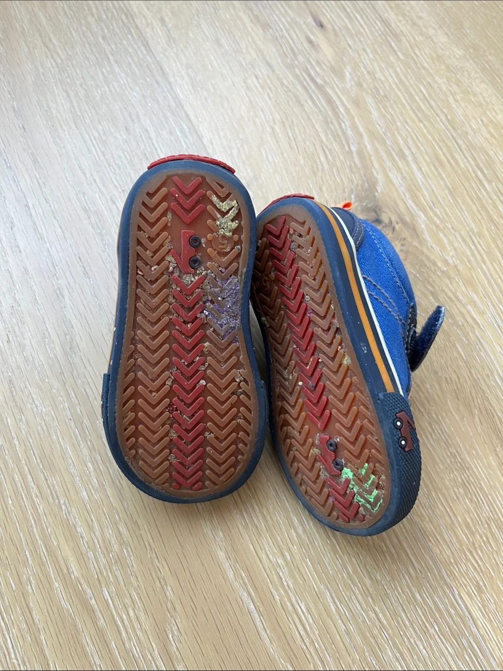 See Kai Run Navy Blue & Orange Toddler Sneakers - size 5